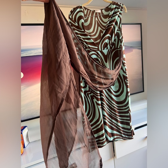 Valentino Silk Midi-Length Dress - Picture 5 of 9